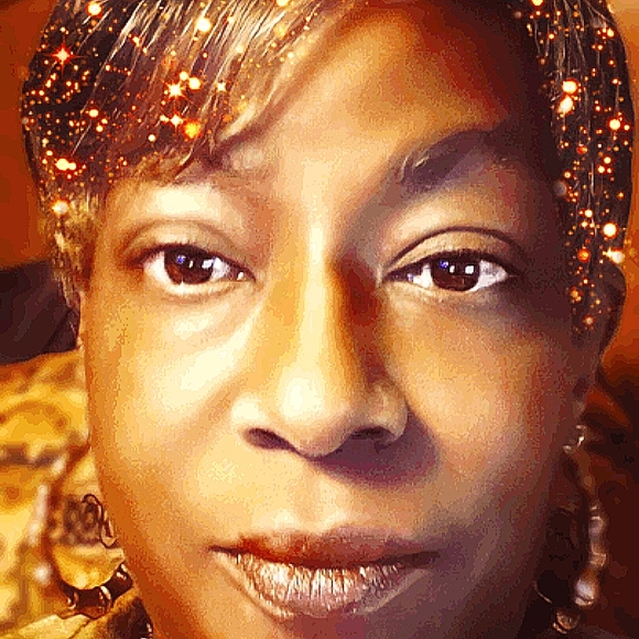 Meet your Posher, Jacquelyn - Picture 3 of 4